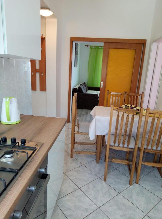 Anka Pag Apartment *
