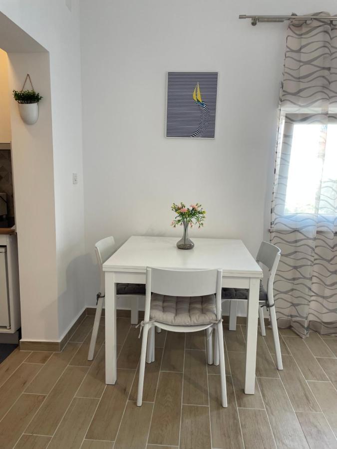 Anka Pag Apartment *