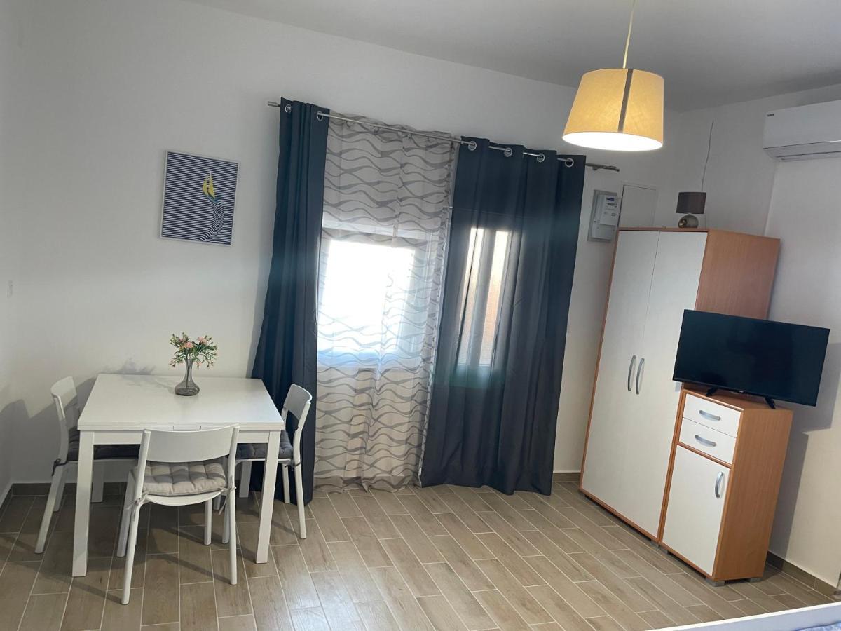 Anka Pag Apartment *