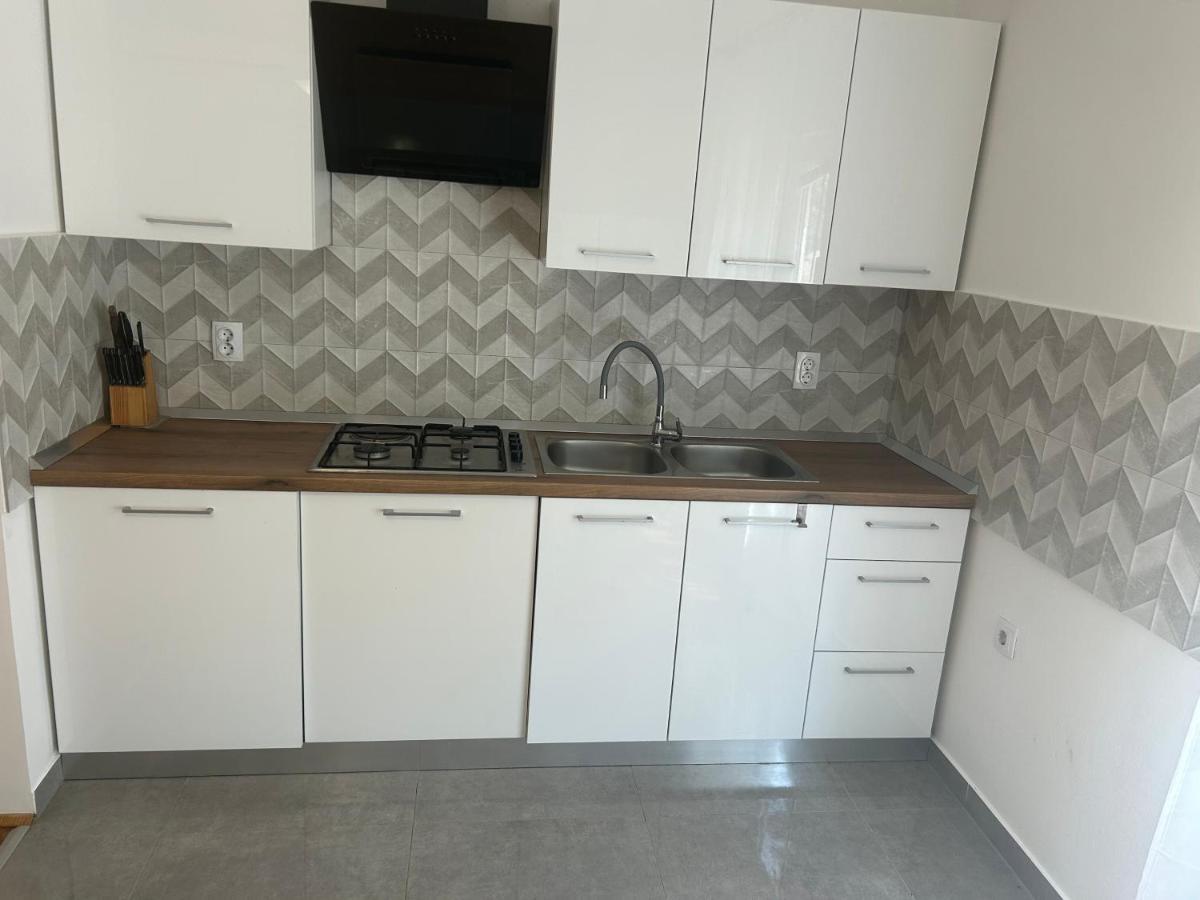 Anka Pag Apartment *